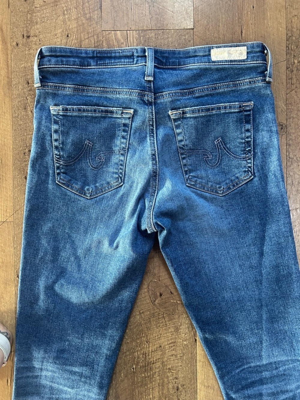 AG Adriano Goldschmied Mid Rise Skinny Jeans Size 28R Medium Wash Distressed - Picture 15 of 16